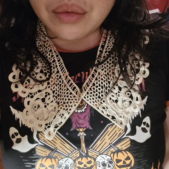 Vintage-Inspired Cream Lace Detachable Collar • Gothic Cottagecore - Picture 4 of 5